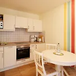 Apartmenthaus Hus Uebi By Rujana